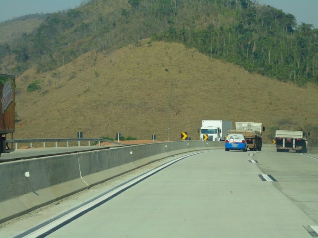 A 381 tem apenas 60 Km duplicados entre o Vale do A&ccedil;o e BH