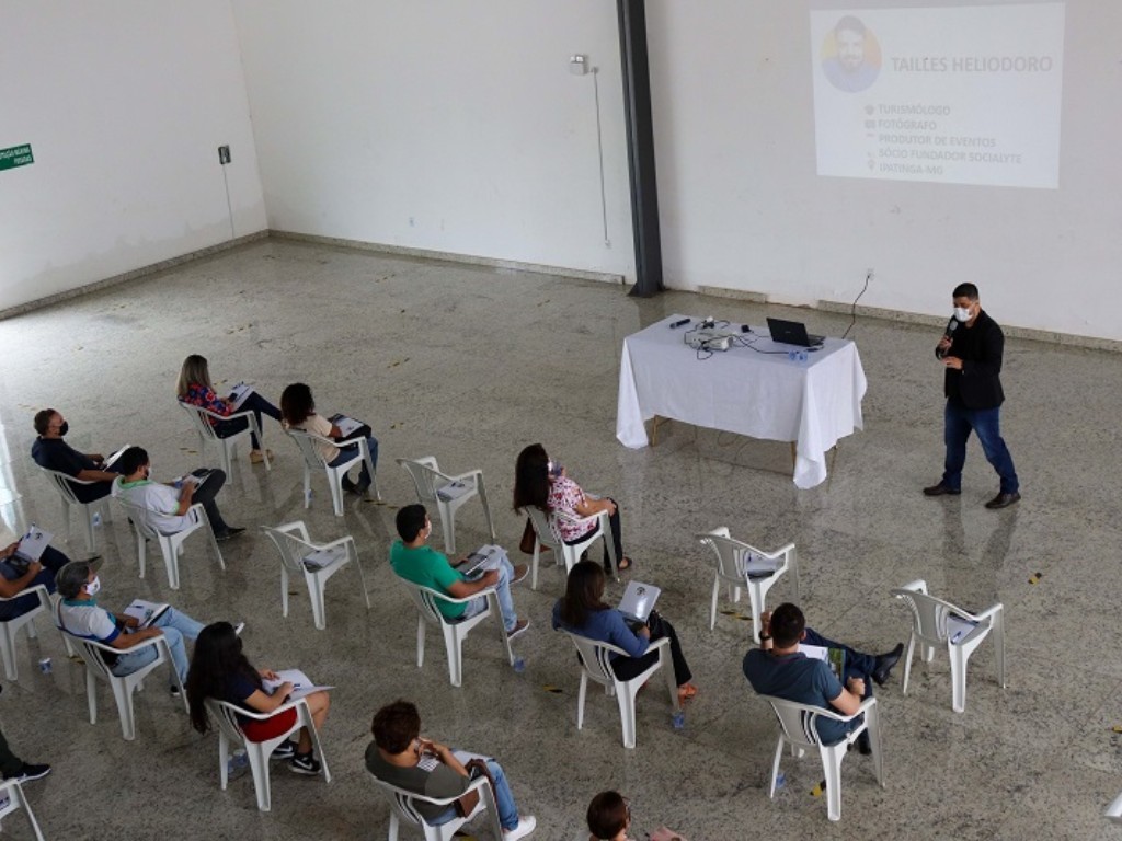 Palestra em Paraiso e Mesquita