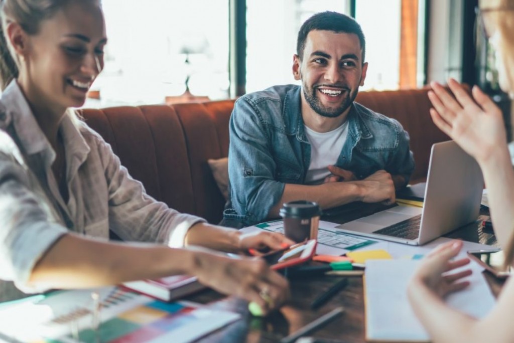 Fevereiro teve m&eacute;dia de 267 empresas constitu&iacute;das por dia, acima da m&eacute;dia de 2023, que foi de 235 empresas/dia