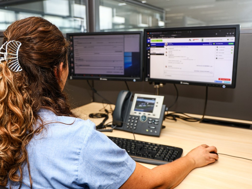 Projeto pioneiro no pa&iacute;s permite atendimento virtual e amplia alcance de chamadas direcionadas para as pol&iacute;cias Militar, Civil e Corpo de Bombeiros