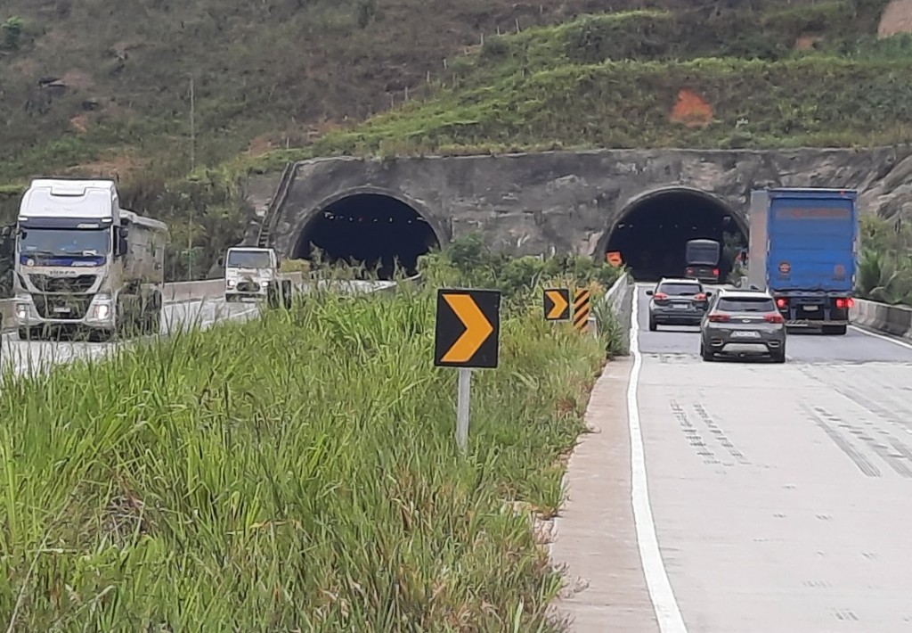 O tra&ccedil;ado da BR 381 &eacute; conhecido por sua complexidade e desafios geol&oacute;gicos