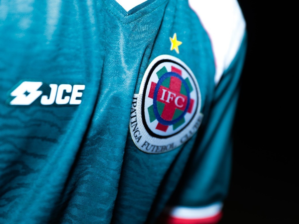 A nova camisa remete ao uniforme de 2005, ano do t&iacute;tulo mineiro