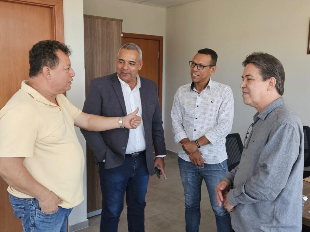 Vereador Cordeiro, Argileu Cruz, Joel Souto e o prefeito Giovanni