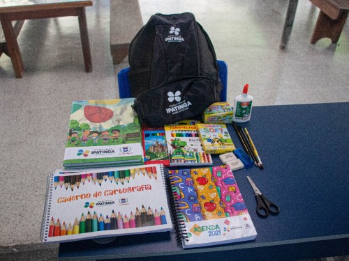 Prefeitura de Ipatinga inicia a distribuição de kits escolares