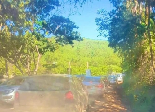 Antônio Dias fecha tráfego para caminhões por Hematita