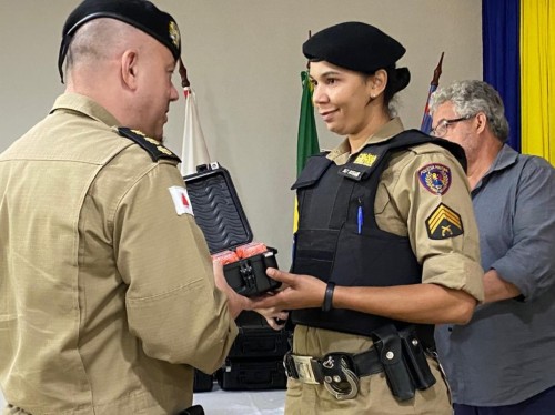 PMs da 12ª Região recebem armas de choque