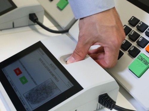 Eleitor já pode pedir autorização para votar em trânsito 