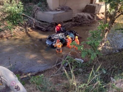 Acidente em Jaguaraçu mata um homem e deixa mulher ferida