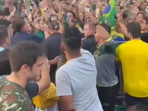 Bolsonaro faz campanha em BH e Betim