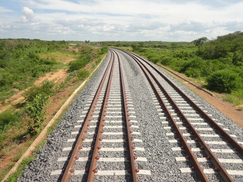 Petrocity assina protocolo de investimentos e confirma construção de ferrovia no Vale do Aço