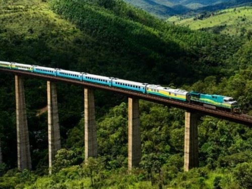 Trem da Vale retoma viagens depois de paralisação