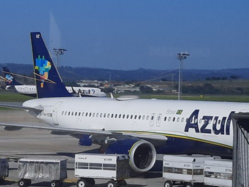 Governo federal reduz impostos para o setor aéreo