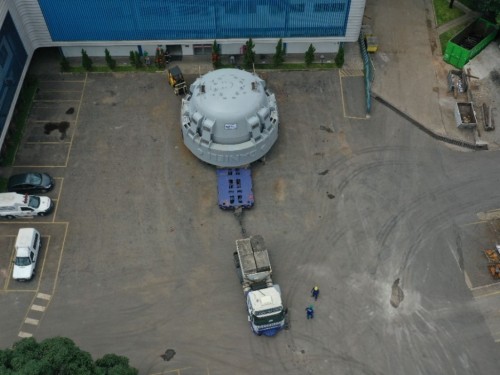 Transporte da peça da Emalto atrasa e deve terminar apenas esta tarde