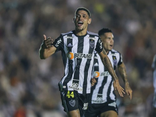 Em jogo cercado de confusão fora das quatro linhas, Ipatinga perde para o Atlético