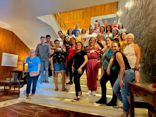 Idosos visitam museu da Usiminas