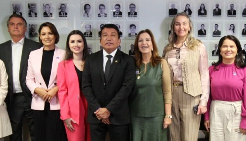 Rosângela Reis se encontra com o ex-presidente Bolsonaro