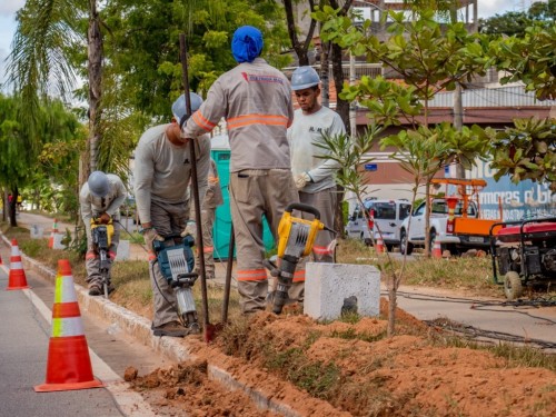 Avenida Fernando de Noronha passa por obras  
