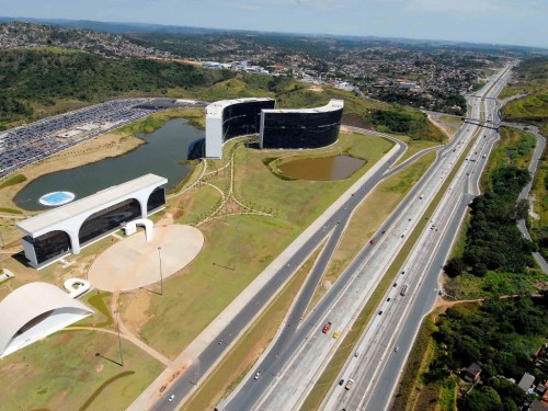 Servidores da Educação em Minas receberão retroativos do Adveb 