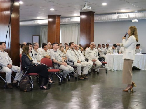 Secretária de Planejamento e Gestão visita Cenibra