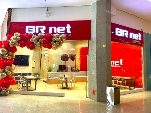 Shopping reabre espaço de trabalho compartilhado