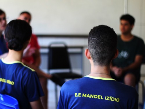 Estudantes do Vale do Aço comemoram projeção de filme em São Paulo
