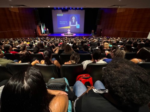 Ipatinga abre ano letivo com aula inaugural