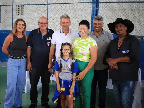 Fabriciano entrega óculos e garante tratamento para alunos da rede escolar