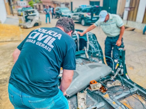 Prefeitura de Ipatinga intensifica remoção  de carros abandonados e sucatas
