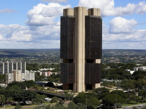 Banco Central revisa previsão de crescimento da economia para 1,9%