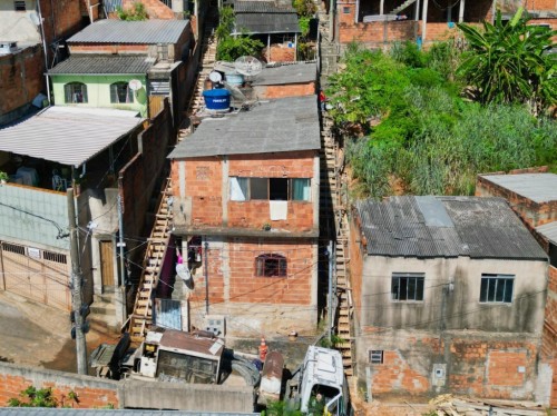 Escadarias atendem região elevada do Bom Jardim