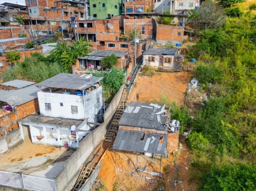 Prefeitura constrói mais uma escadaria em Ipatinga