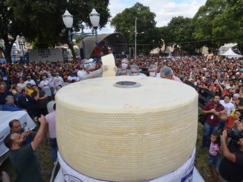 Ipanema bate novamente o recorde de maior queijo do mundo