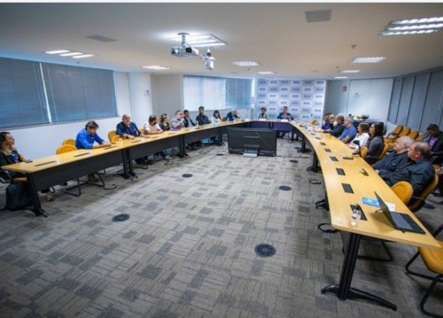 Publicidade do governo de Minas é tema de reunião na Fiemg