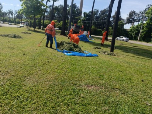 Serviços Urbanos realiza faxina em Ipatinga