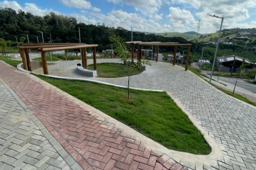 Prefeitura de Paraíso inaugura praça no Residencial Bethânia 