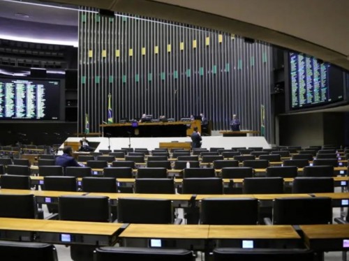 Lei aprovada pelo Senado aumenta número de deputados federais 