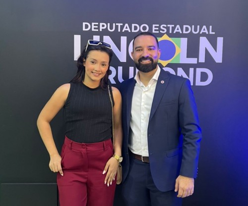 Lincoln Drumond inaugura gabinete em Fabriciano