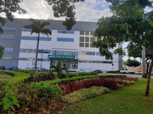 Justiça determina reintegração imediata de professores demitidos em Ipatinga