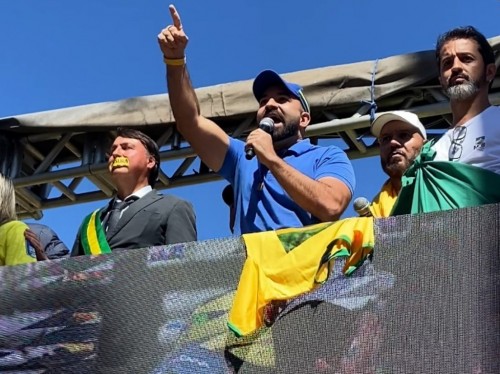 Ao lado de Nikolas Ferreira, deputado Lincoln Drumond participa de ato contra Lula e Alexandre de Moraes em BH