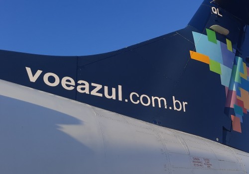 Azul deixa de operar em 14 cidades em todo o país