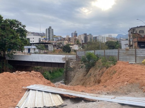 Fabriciano reforma mais uma ponte na região central 