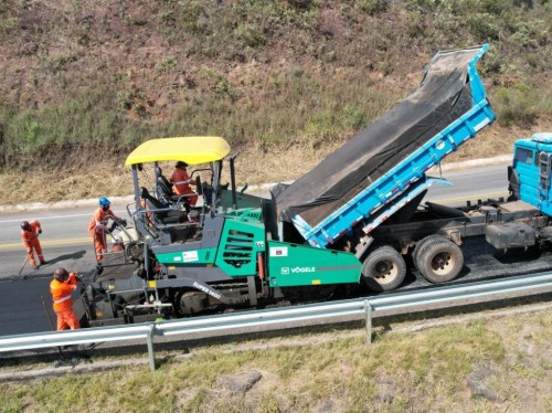 BR 381 passa por obras de manutenção e limpeza