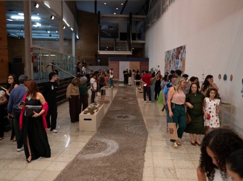 Agregando Arte lança exposição de artesanato de agregado siderúrgico
