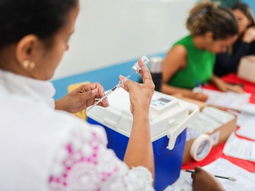 Ipatinga amplia vacinação de adolescentes para ACWY e HPV