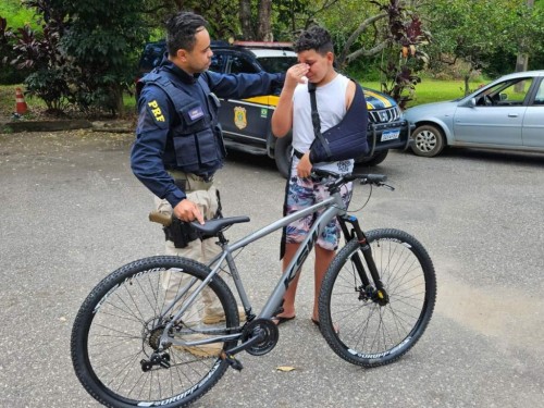 Adolescente de Realeza ganha bicicleta de presente após perder o avô em acidente