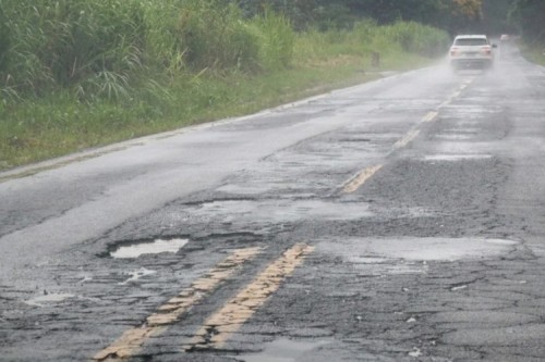 BR&267 tem 20 kms esburacados