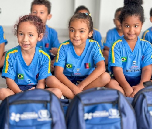 Ipatinga entrega 24 mil kits escolares