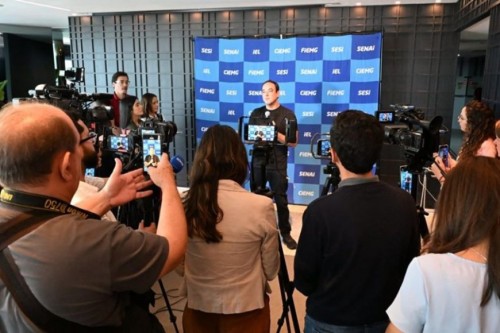 Flávio Roscoe anuncia desincompatibilização