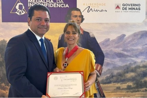 Ex-secretária agraciada em Ouro Preto
