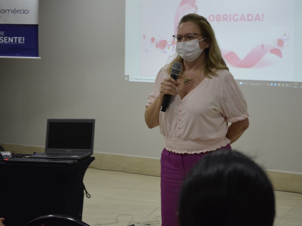  A ginecologista Gisele Carvalho falou, entre outros assuntos, sobre mitos e verdades relacionados ao câncer de mama 